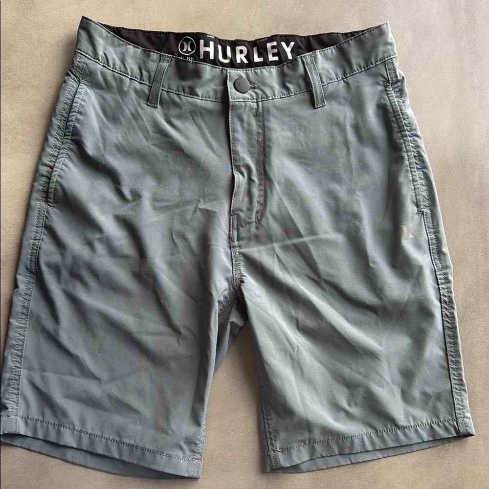 Hurley Gray Hybrid Shorts Versatile and Stylish NEW without tags